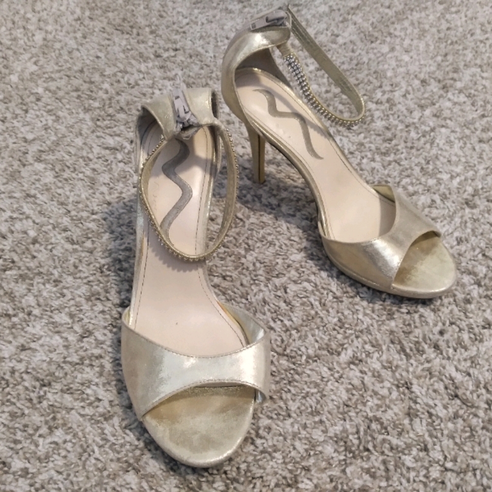 Mima Gold Heels